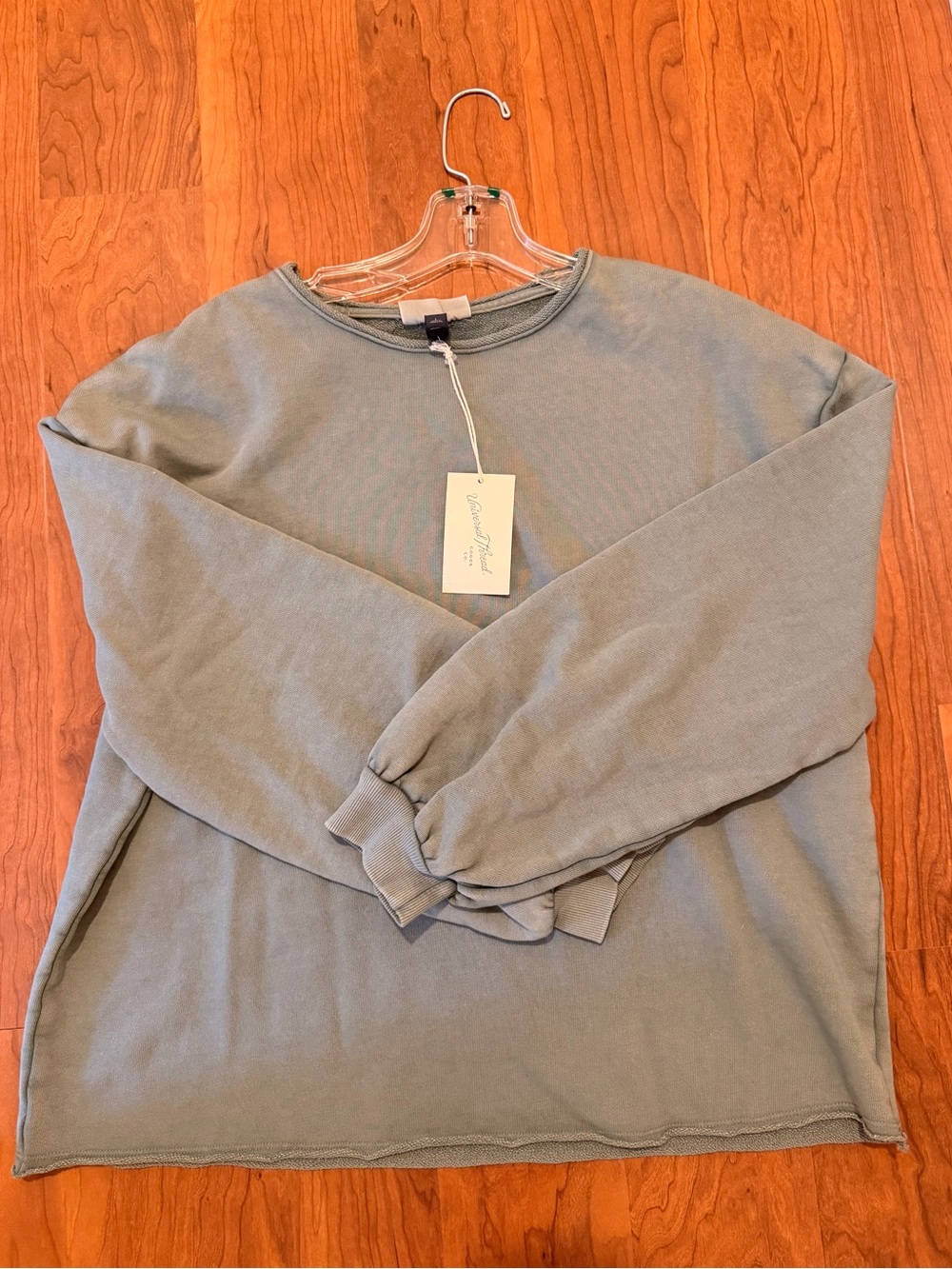 NWT Universal Threads bubble sleeve Crewneck Sweatshirt- Large